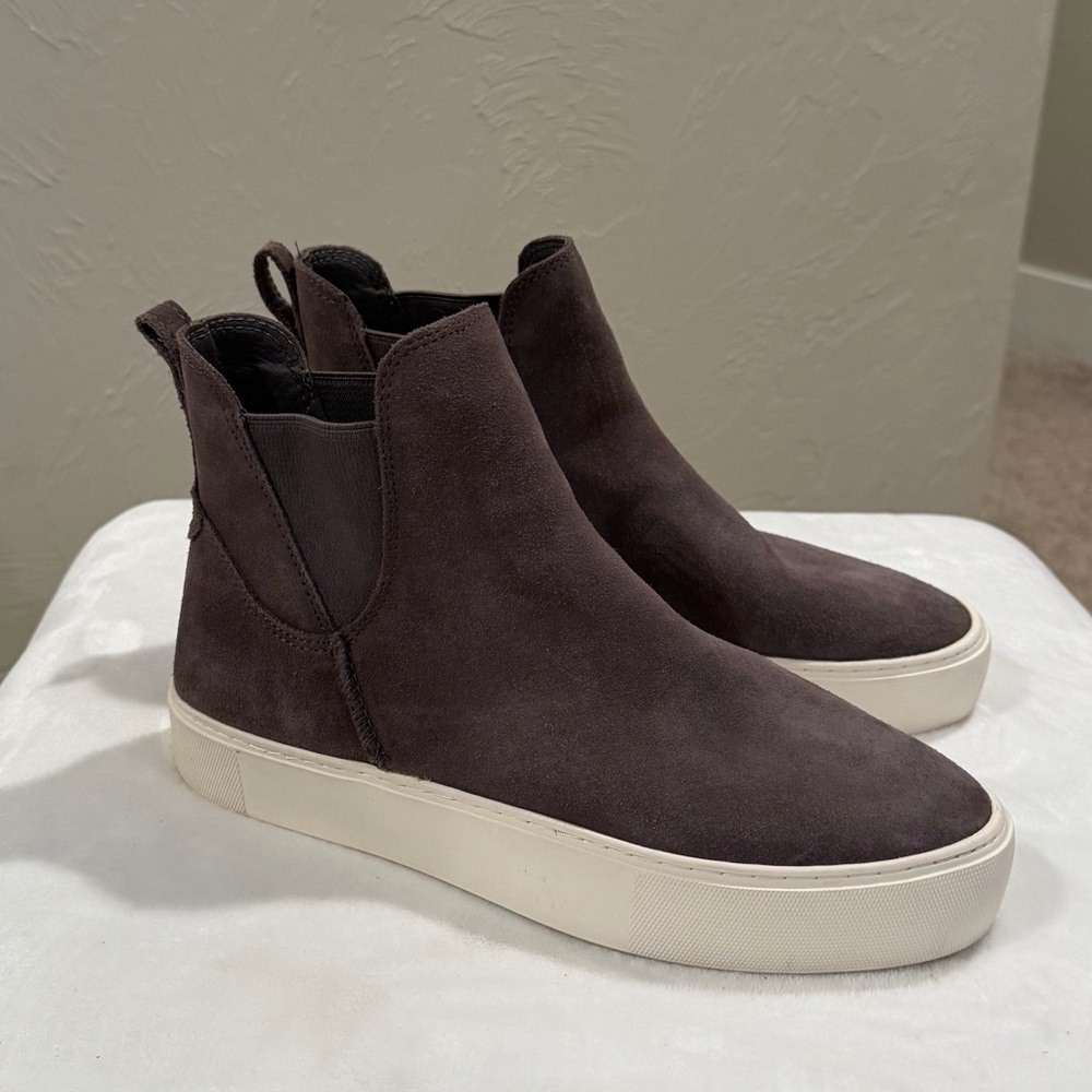 UGG Highland Suede Sneaker Boots • Women’s 8 • Charcoal | Slip-On Ankle Boot